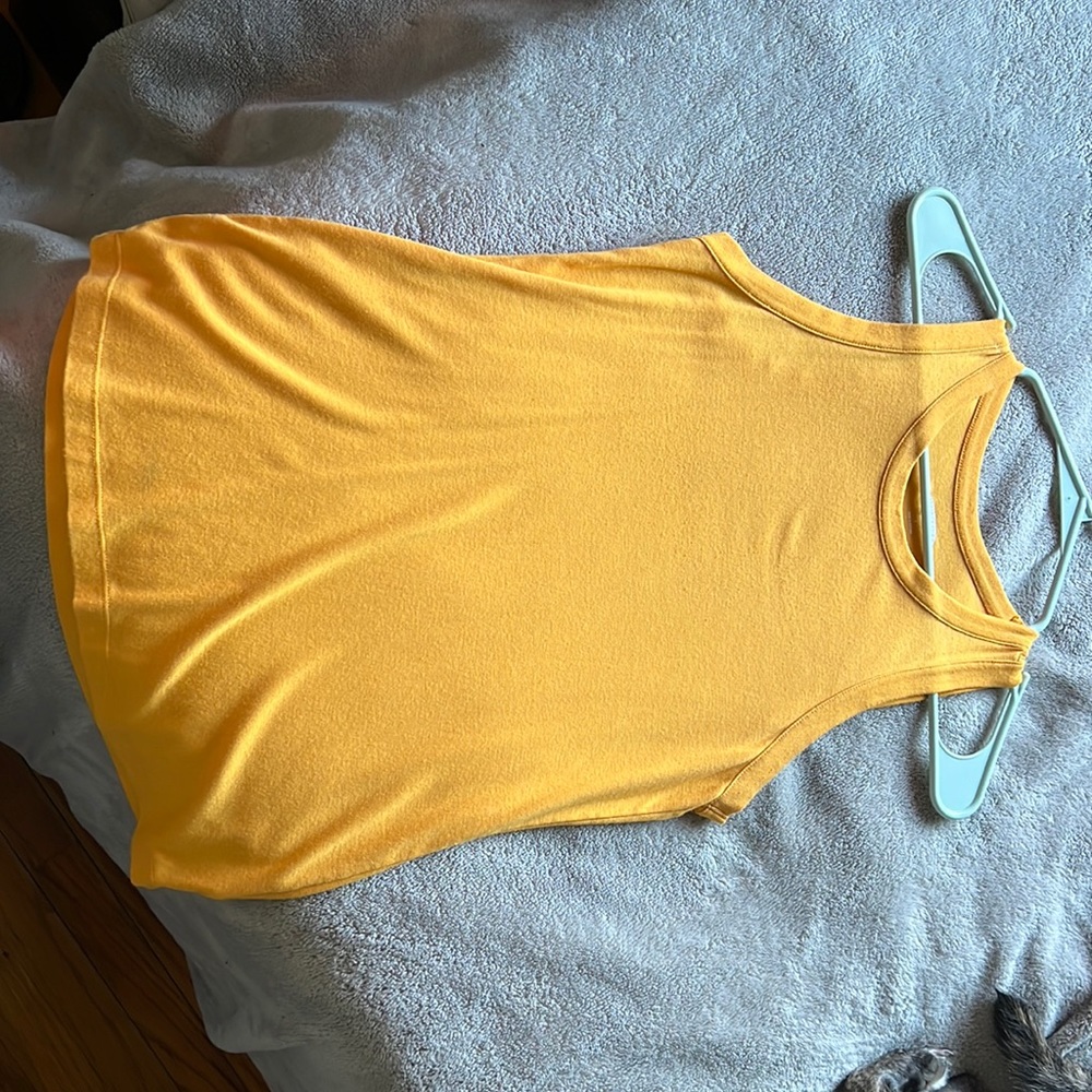 Yellow/orange crew neck tank-top